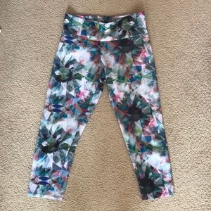 Onzie yoga cropped leggings